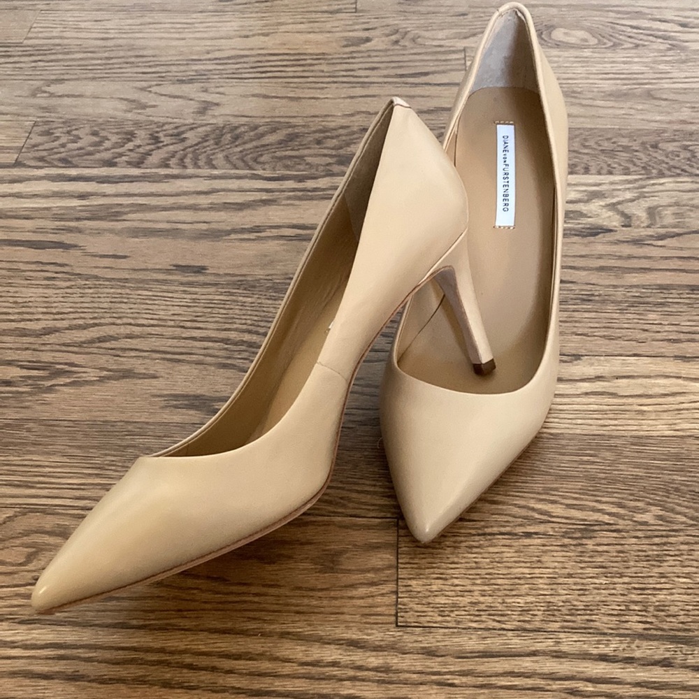 Brand new Diane von Furstenberg leather nude pumps, size 9.5
